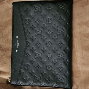 Louis Vuitton Daily Pouch